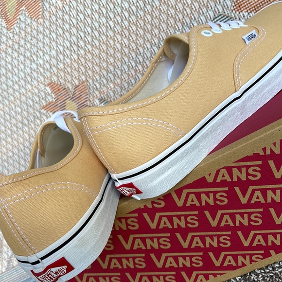 Vans WMNS Authentic
Color Theory Honey Peach
VN0A5KS9BLP
Sneakers - Picture 15 of 16